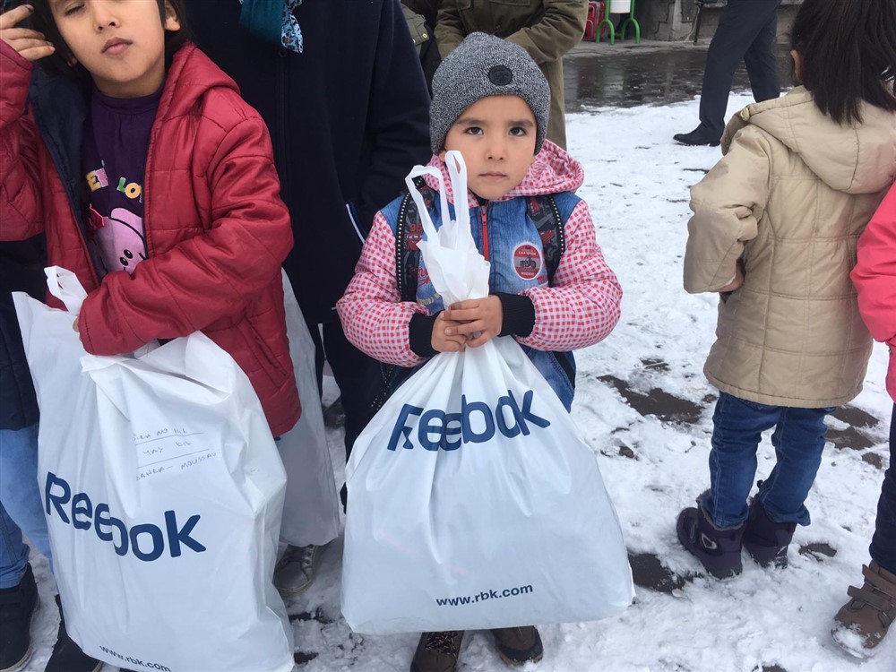 Göçmen aileler yeni yıla mutlu girdi