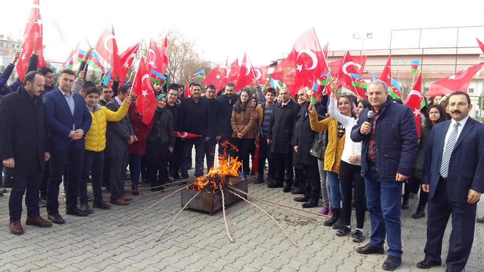 Iğdır’da Dünya Azerbaycanlılar Hemreylik Ateşi Yakıldı