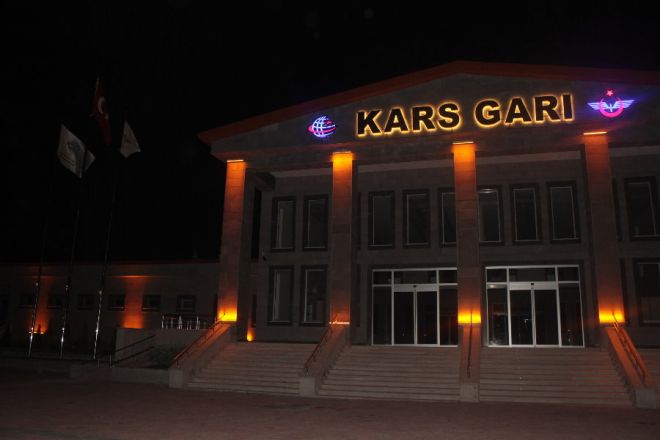 Kars Belediyesinden Tren Garına Ücretsiz Servis aracı