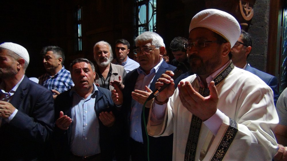 Kars, Hacı Adaylarını Uğurladı