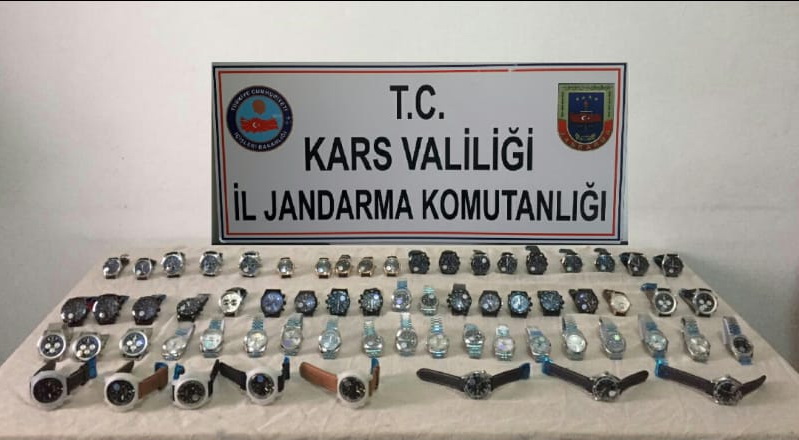 Kars’ta Kaçak Kol Saati Ele Geçirildi