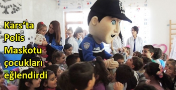 Kars’ta Polis Maskotu çocukları eğlendirdi