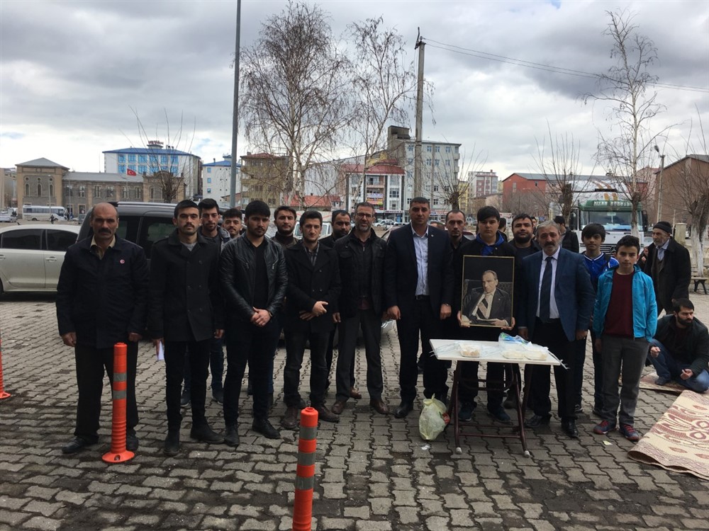 Kars Ülkü Ocakları Alparslan Türkeş’i Andı