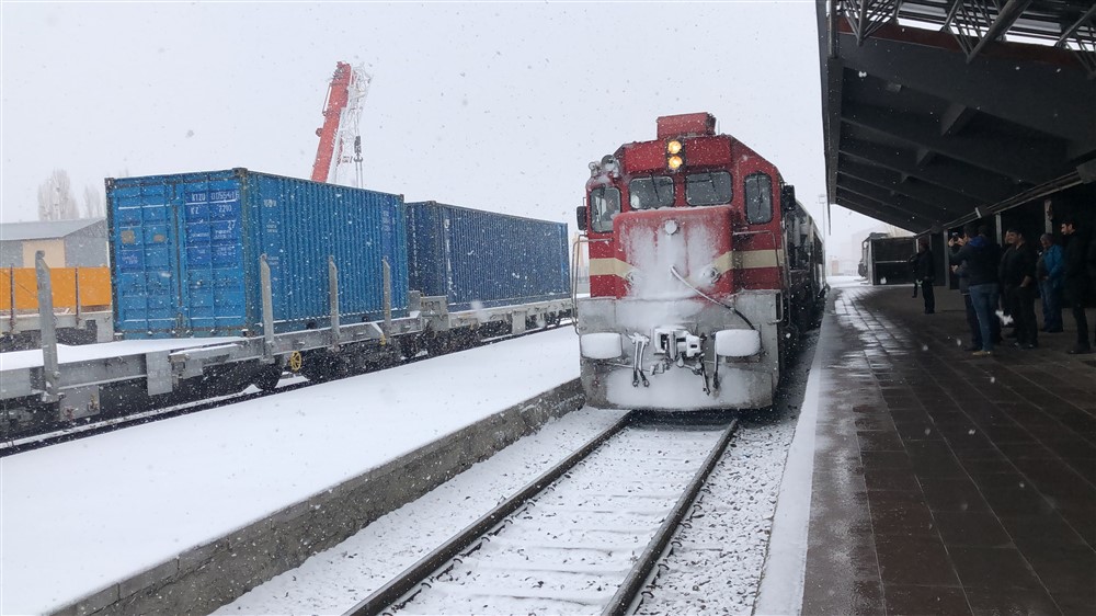 Özel Yolcu Treni Kars’a geldi